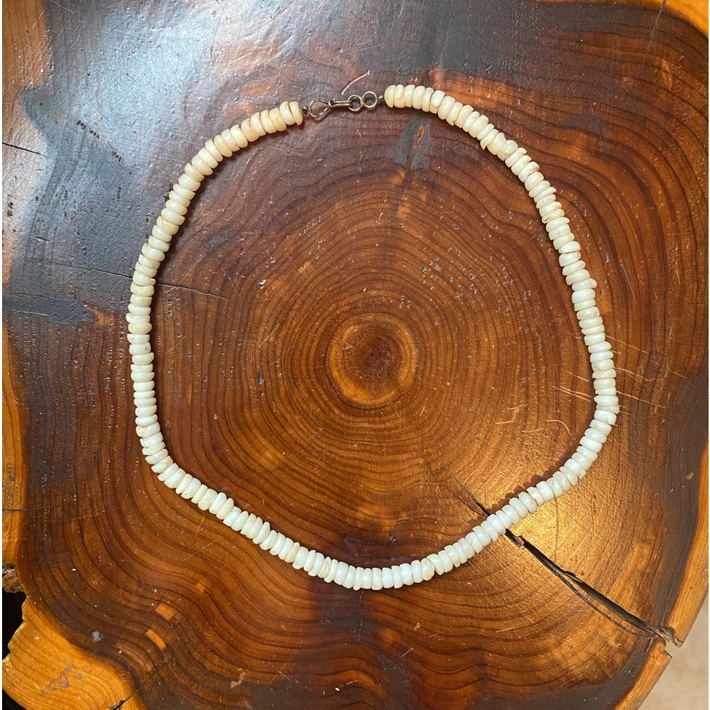 Vintage Authentic Puka Shell Choker Necklace 🐚